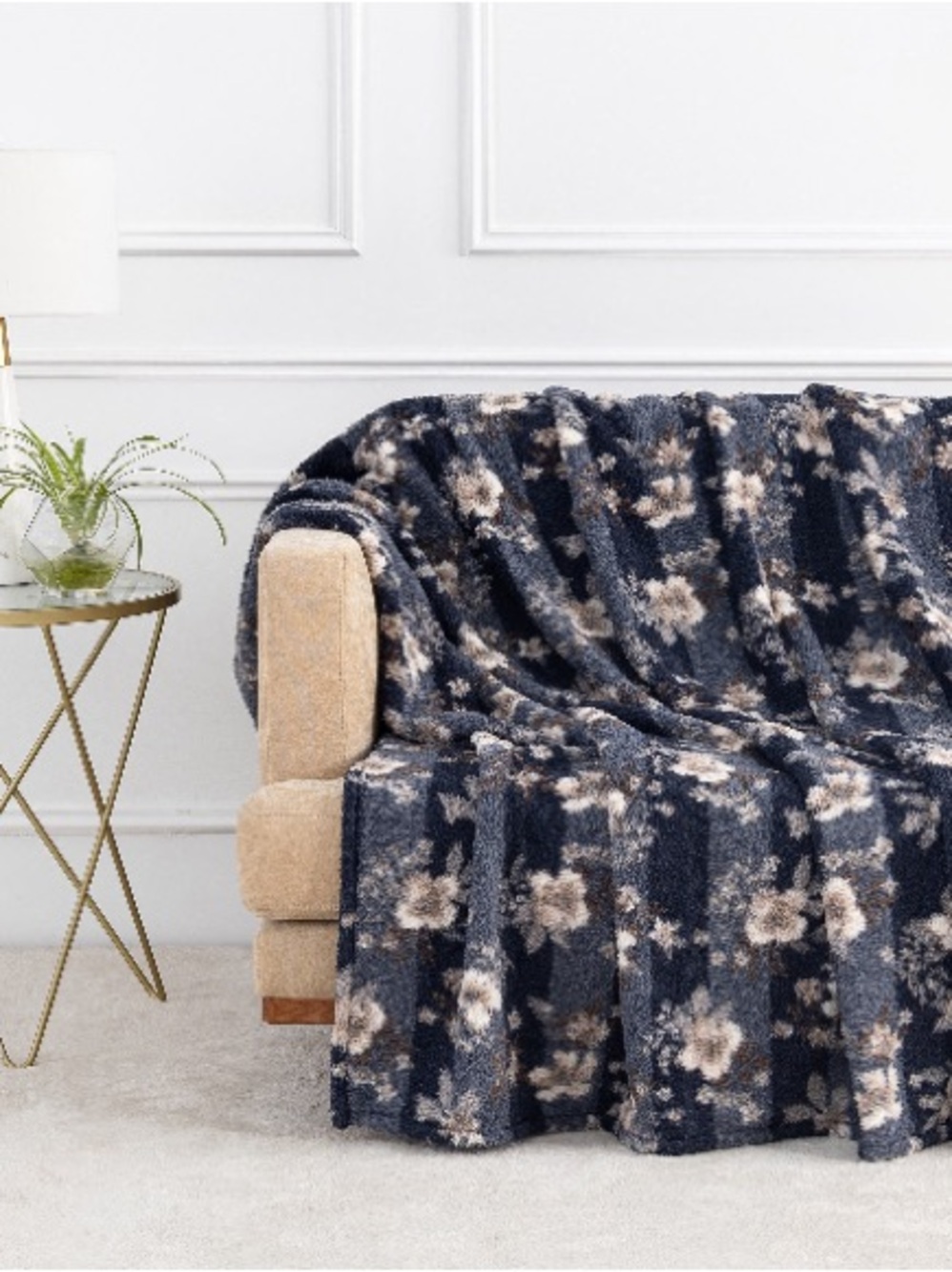 🌸Berkshire Blues Floral Sherpa Throw Blanket